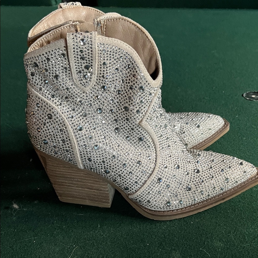 Very G Sparkling Studded Ankle Boots in Cream